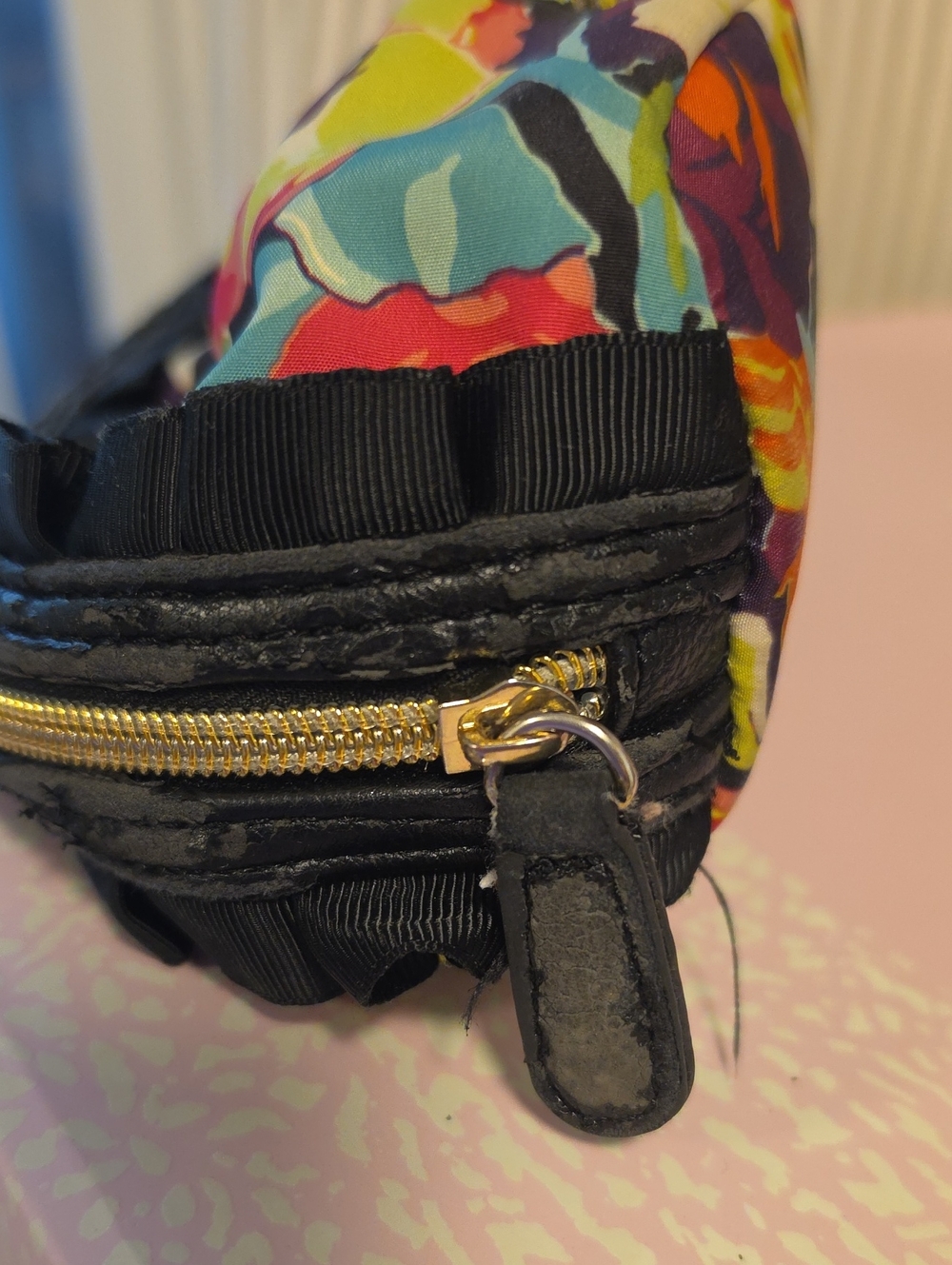 Floral Ruffle Make Up Pouch - Picture 3 of 4